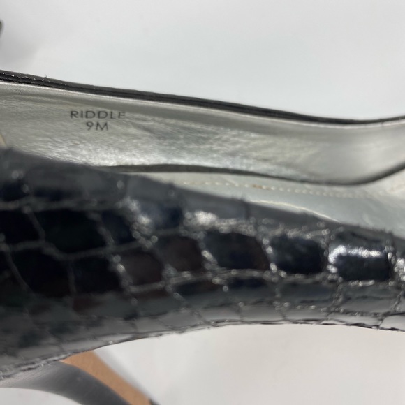 Tahari riddle peep toe square heel - Picture 6 of 6